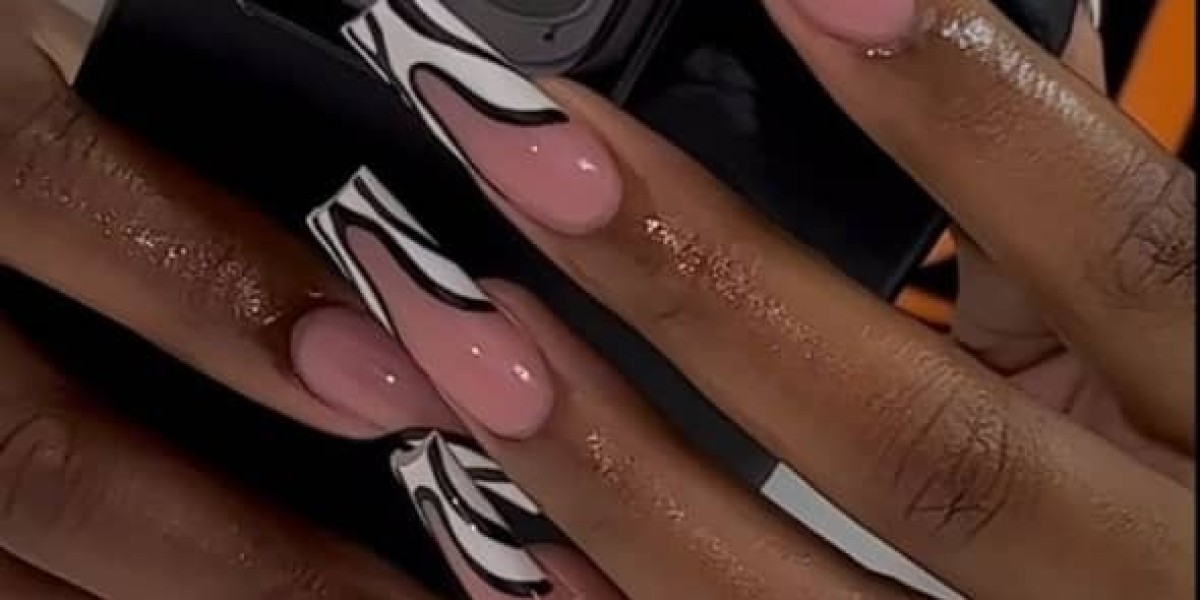 luxurious nails ?