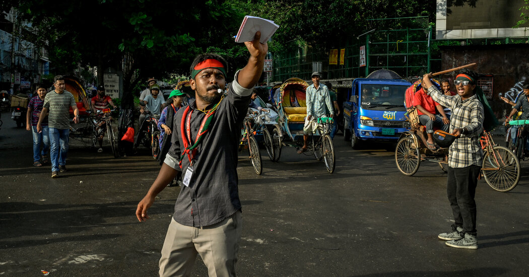 Where 16-Year-Olds Run the Streets: Bangladesh in Limbo - The New York Times