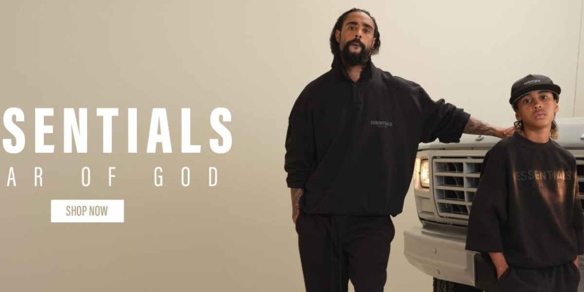 Essential Hoodie with Hidden fashion Functional Design