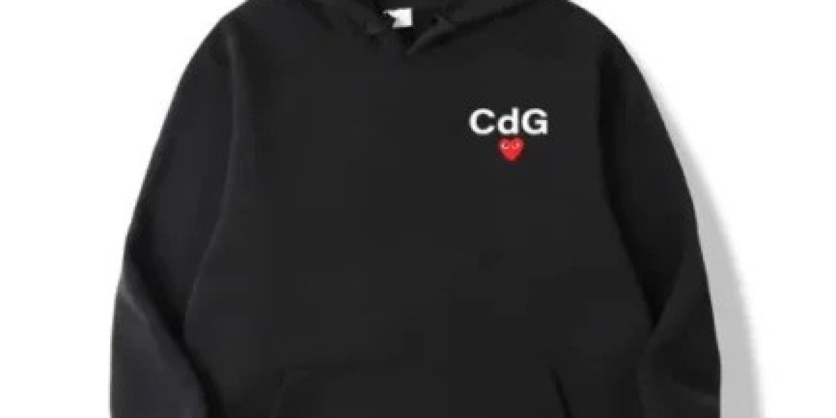 CDG Long Sleeve A Symbol of Avant-Garde Streetwear Innovation