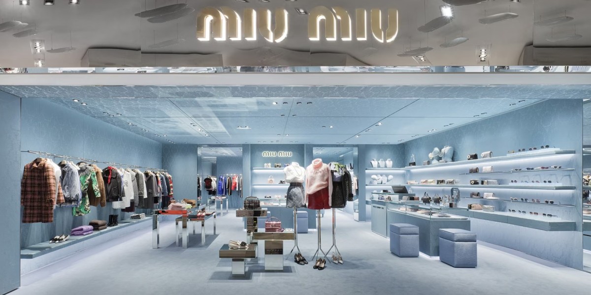 Miu Miu Outlet Online way past the holidays