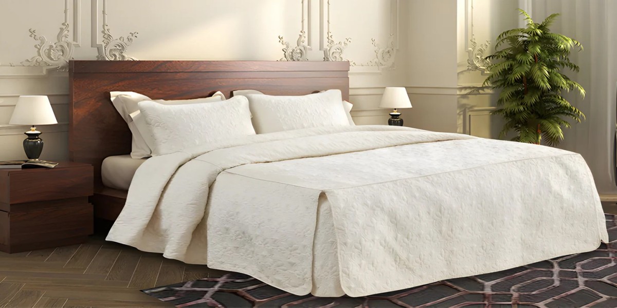 Experience Everyday Luxury with Premium Bath Towels and Duvet Covers King