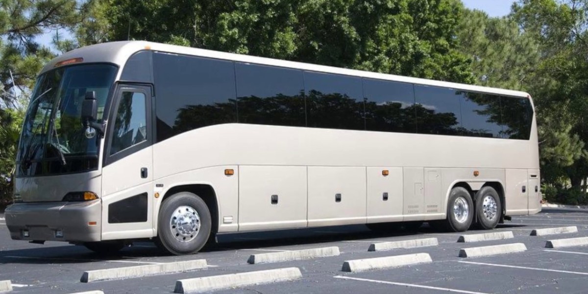 Bristol to London Coach Hire for Group Travel and Comfort
