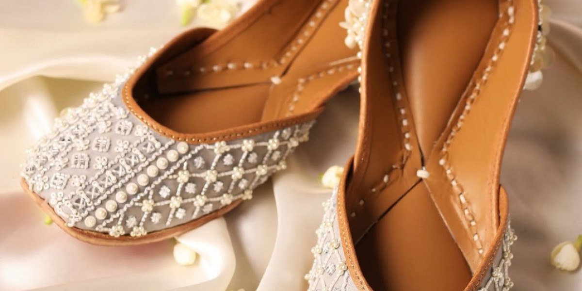 PunjabiJuti: A symbol of style and elegance