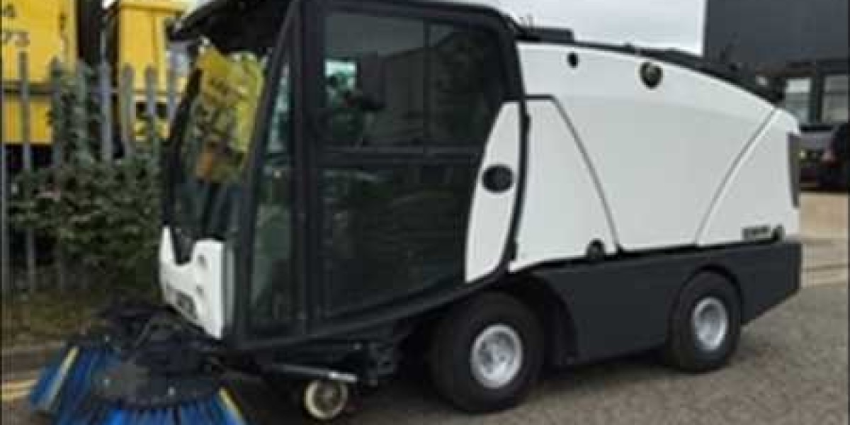 Compact Road Sweeper Market [Latest Reports] Business Analysis, Corporate Strategies and Emerging Trends [2024-2032]
