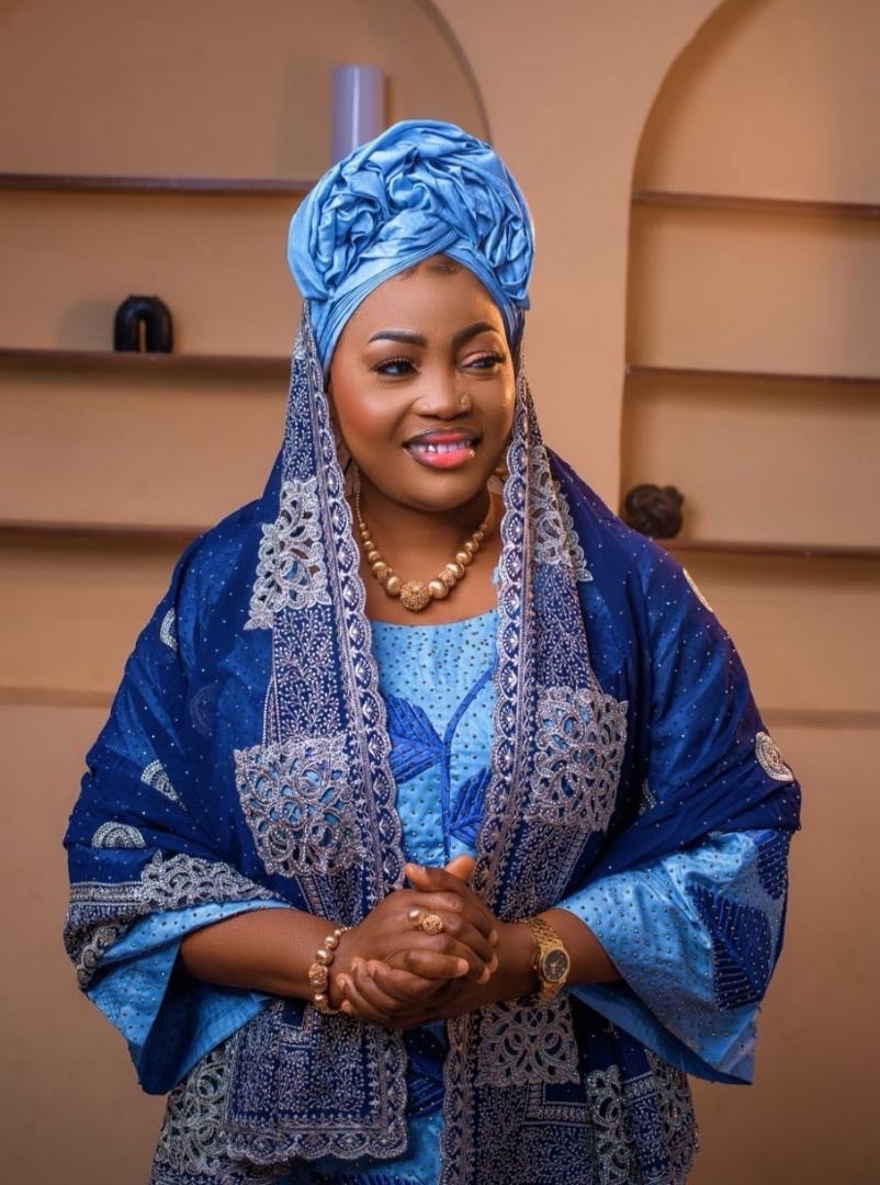 asikomitito Profile Picture