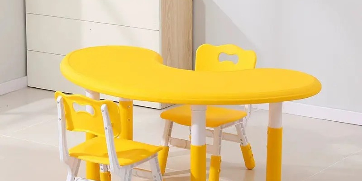 Why Choose Solid Wood Tables for Classroom Settings?