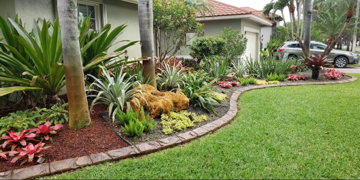 Concrete Landscape Borders in Port St. Lucie, FL