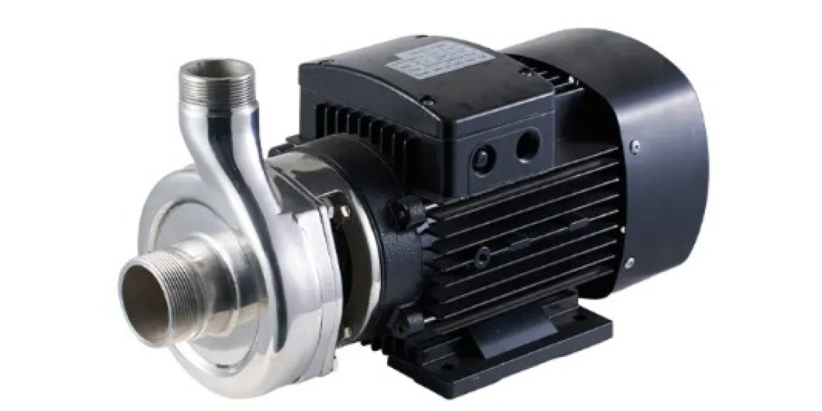 Why Should You Choose Products from a Solar Water Pump Factory?