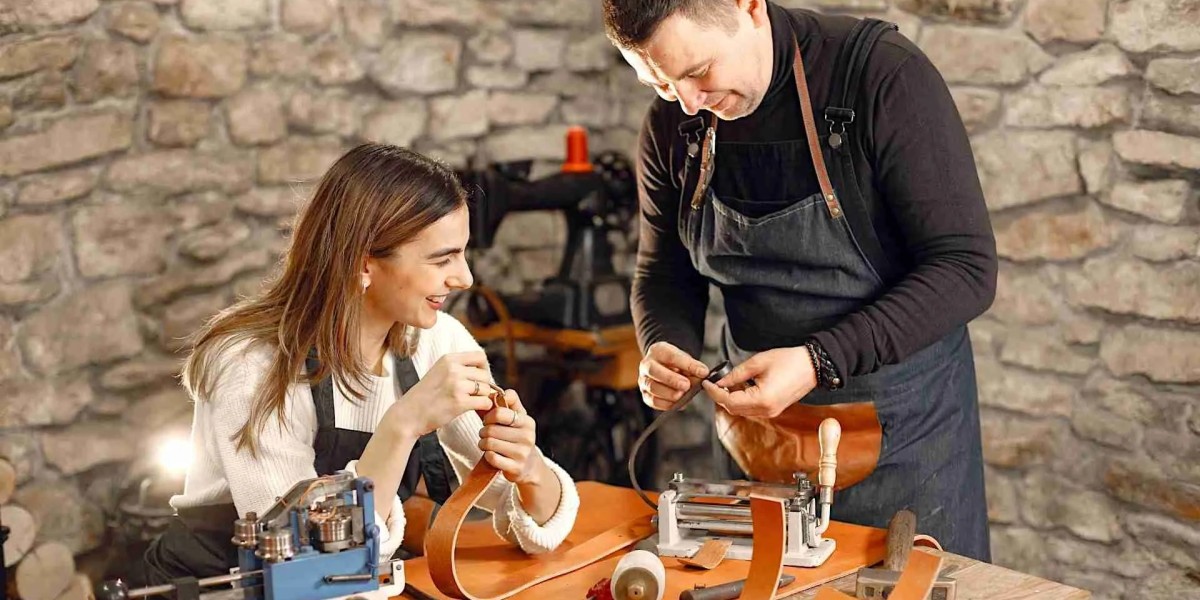 The Rising Trend of Leather Making Workshops