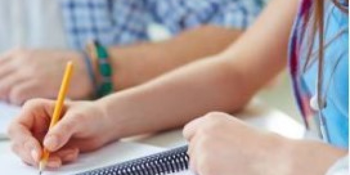 Why Are Students Searching for a Trusted Essay Writing Service?